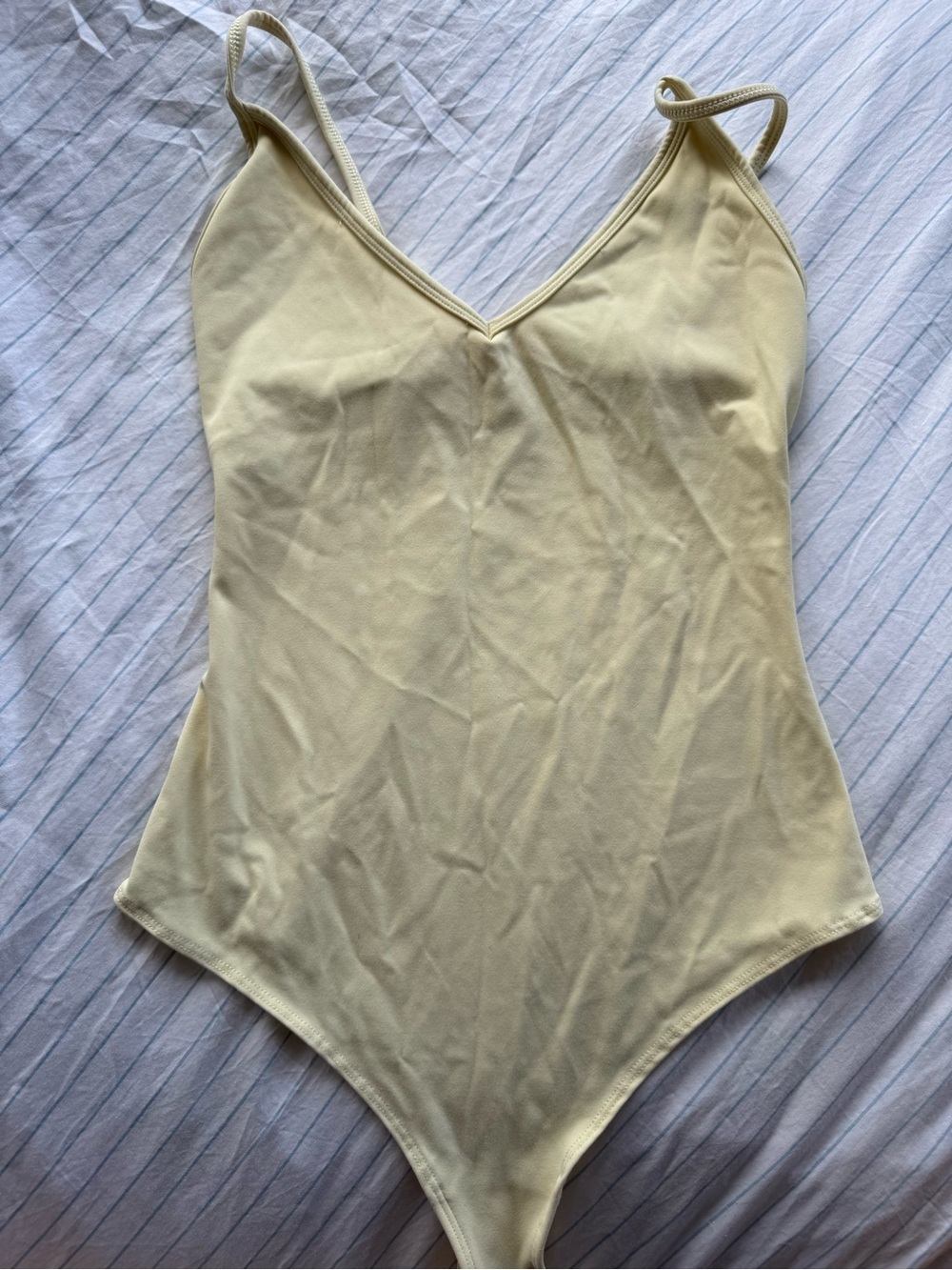 Garage Light Yellow V-Neck Women's Bodysuit size: Small